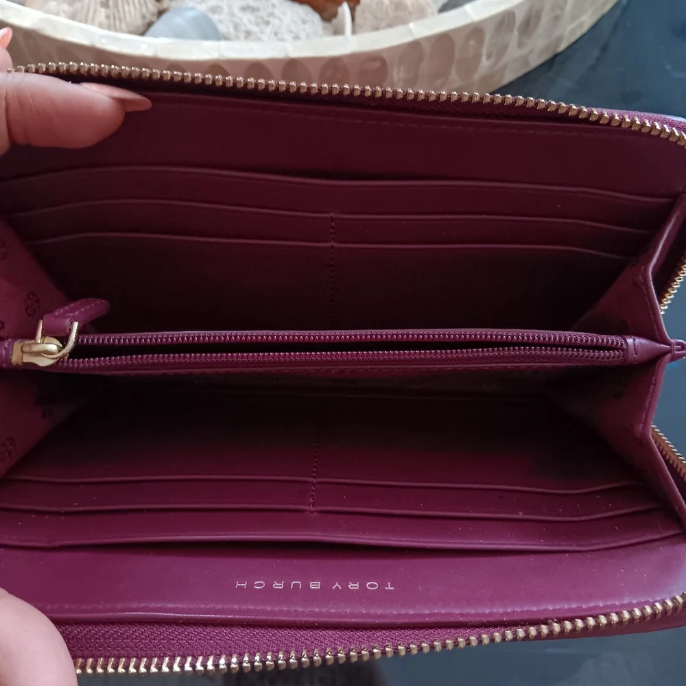 Tory Burch Saffiano Leather Wallet EUC